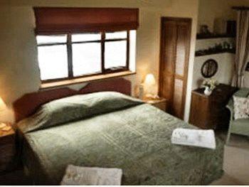 Bishopsdale Oast Bed and Breakfast Ashford  Exteriör bild
