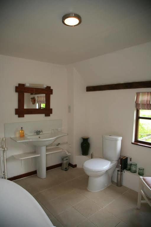 Bishopsdale Oast Bed and Breakfast Ashford  Exteriör bild
